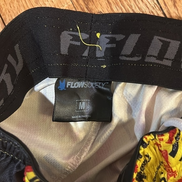 Flow society Chinese takeout logo shorts size kids medium - Picture 3 of 3